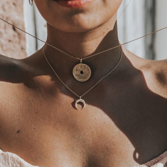 Jewelry - 4/$25 Dainty Boho Crescent Horn & Coin Necklace